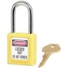 candado master lock amarillo llave diferente